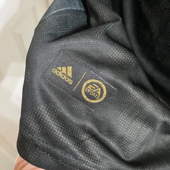 NWT XL Manchester United Commemorative Soccer Jersey - Picture 13 of 15